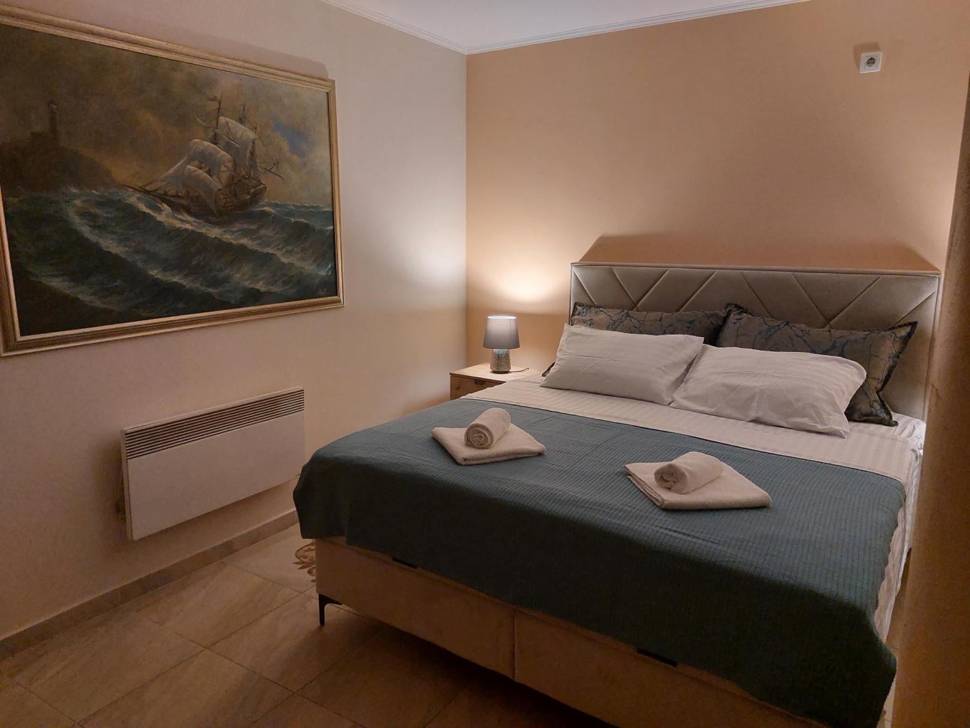 Apartman Sicilija Hotel Podgorica Ngoại thất bức ảnh