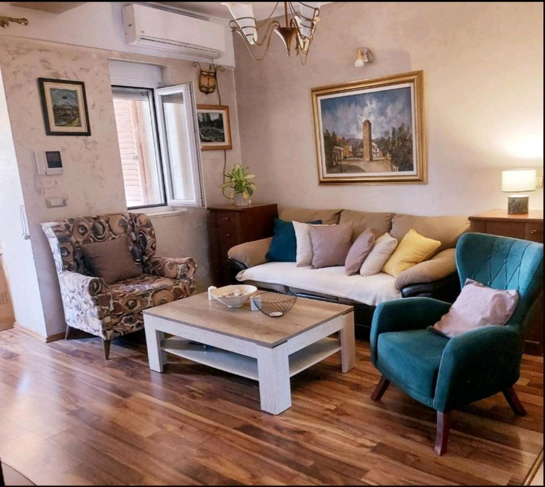 Apartman Sicilija Hotel Podgorica Ngoại thất bức ảnh